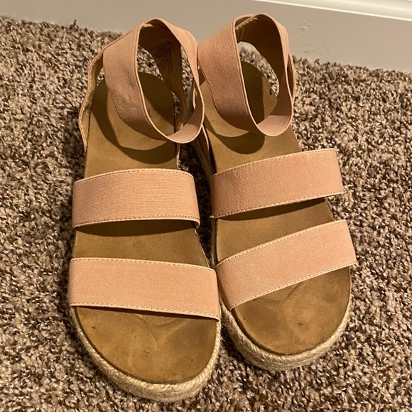 NEUTRAL ESPADRILLES - Picture 2 of 3